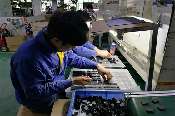 選擇藍牙耳機模具廠——開模前您需要了解這個！